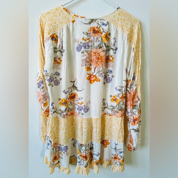 American Eagle Floral Boho Women Top - Yellow and White - Picture 2 of 2